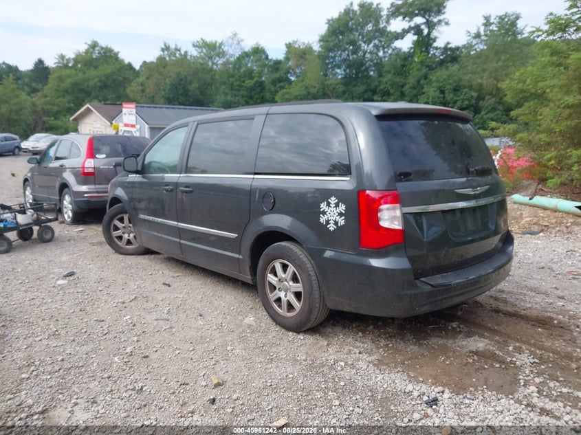 2011 CHRYSLER TOWN & COUNTRY auction photo 3