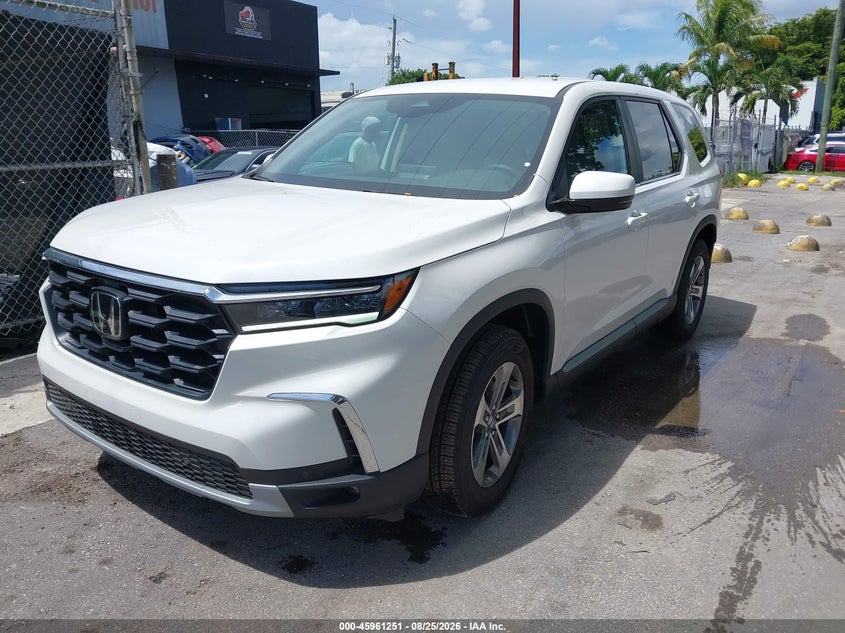 2025 HONDA PILOT auction photo 2
