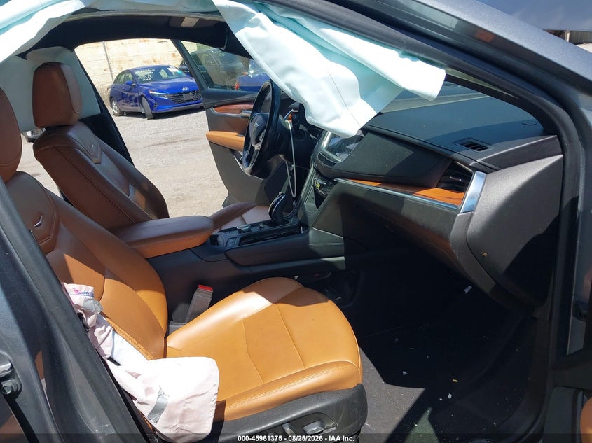CADILLAC XT5 - zdjęcie 5