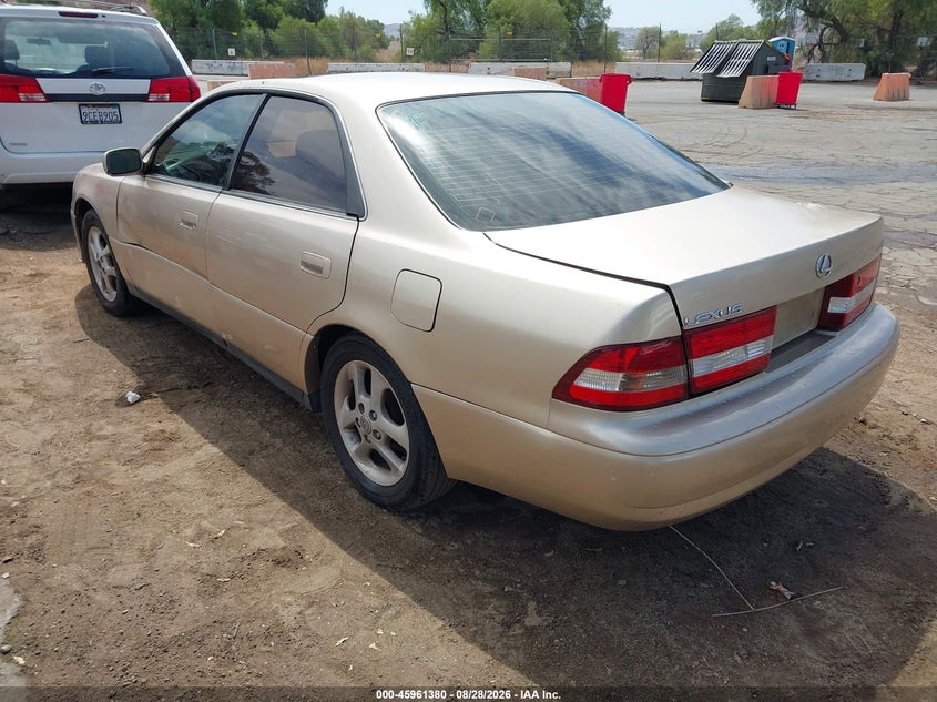 2001 LEXUS ES 300 auction photo 3
