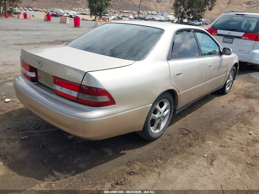 2001 LEXUS ES 300 auction photo 4