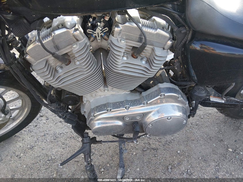 HARLEY-DAVIDSON XL883 2009
