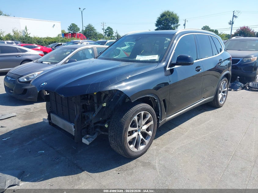 2021 BMW X5, Front End, IAAI, VIN 5UXCR6C07M9G15620 — photo 2