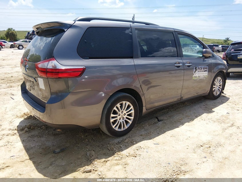 2015 TOYOTA SIENNA auction photo 4