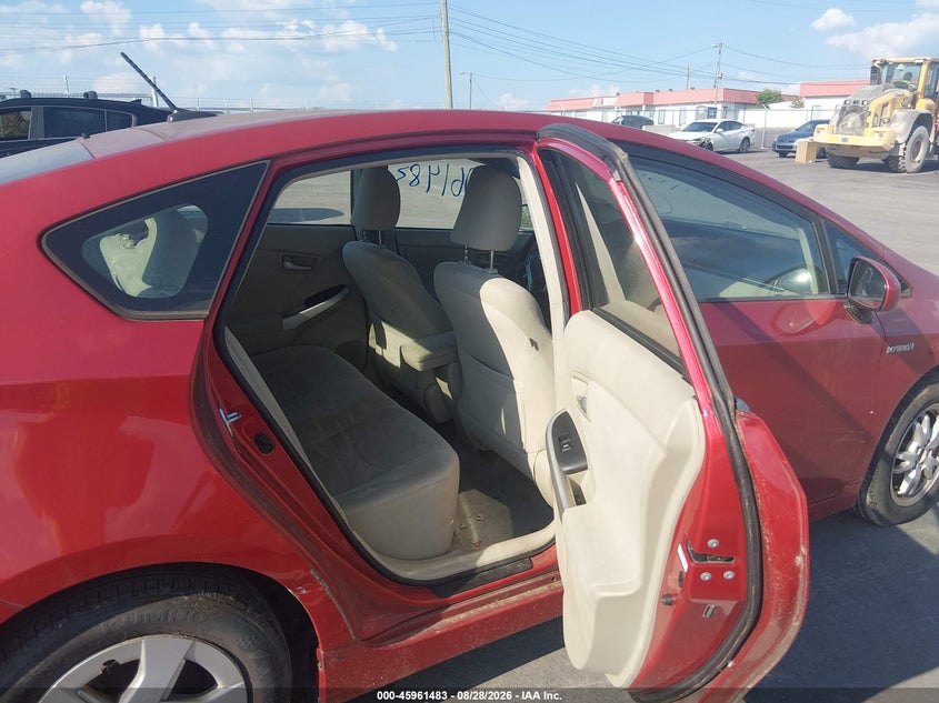 2011 TOYOTA PRIUS auction photo 8