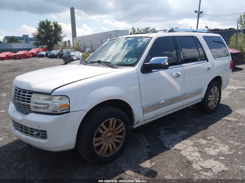 2011 LINCOLN NAVIGATOR auction photo 2
