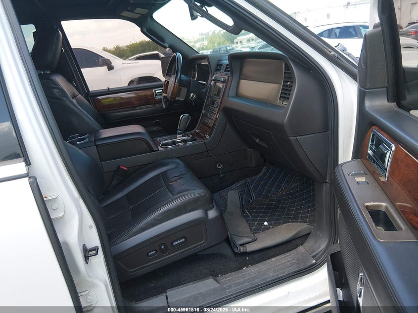 2011 LINCOLN NAVIGATOR auction photo 5