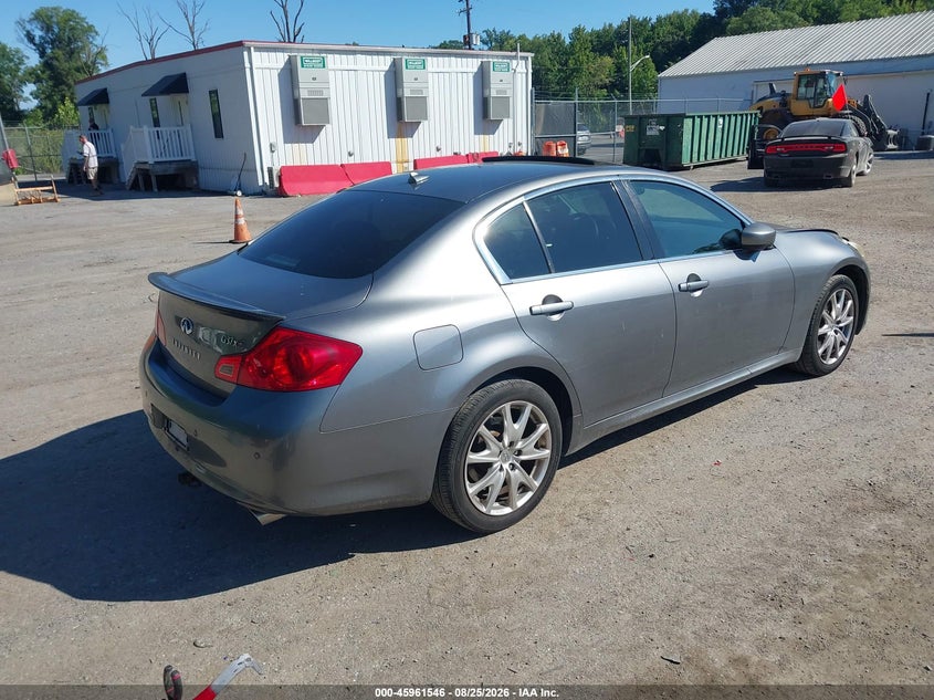 2010 INFINITI G37X — zdjęcie 4