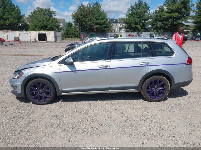 2017 VOLKSWAGEN GOLF ALLTRACK TSI S/TSI SE/TSI SEL · Photo 14