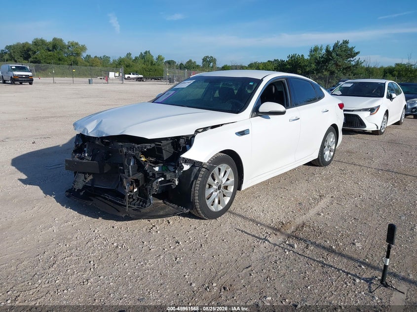 2018 Kia Optima, Front & Rear, IAAI, VIN 5XXGU4L33JG247318 — photo 2