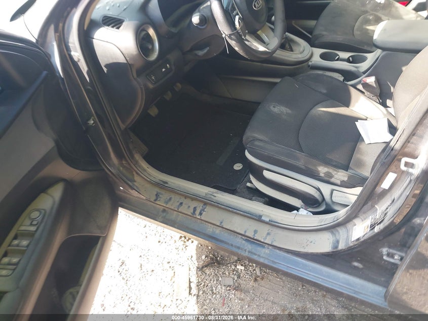 2019 KIA FORTE auction photo 6