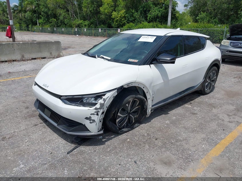 2022 KIA EV6 auction photo 2