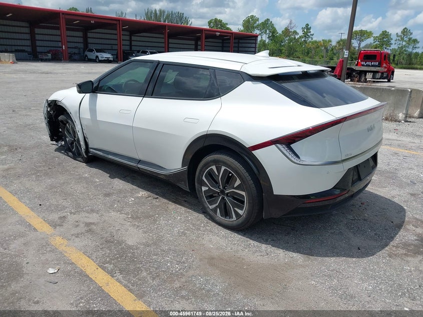 2022 KIA EV6 auction photo 3