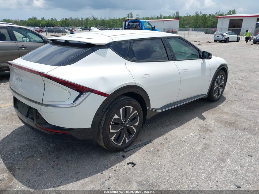 2022 KIA EV6 auction photo 4