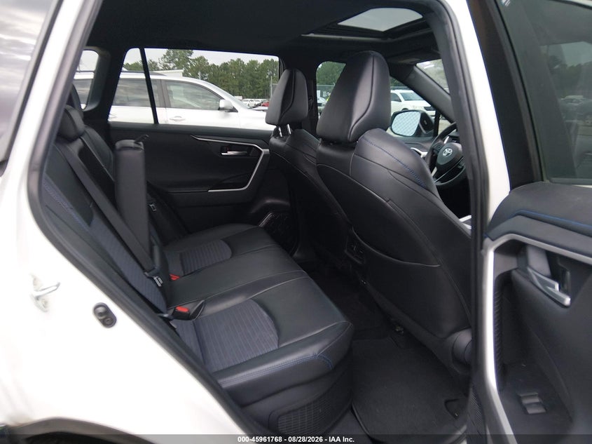 TOYOTA RAV4 HYBRID - zdjęcie 8