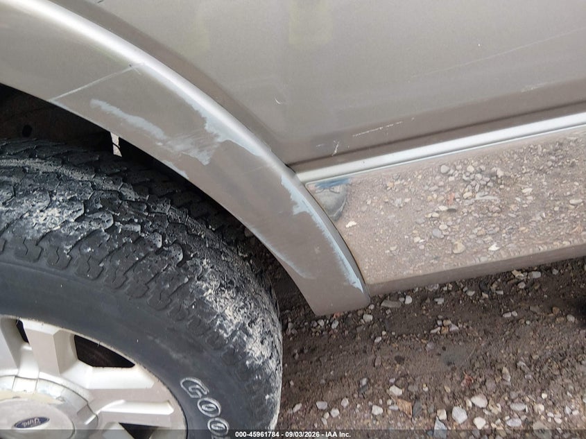 2004 FORD F-150 auction photo 6