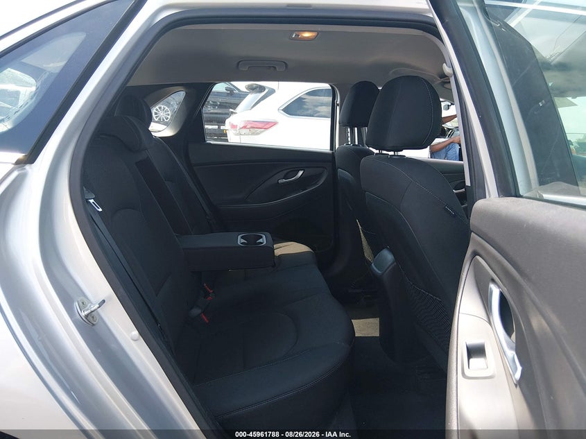 2019 HYUNDAI ELANTRA GT auction photo 8