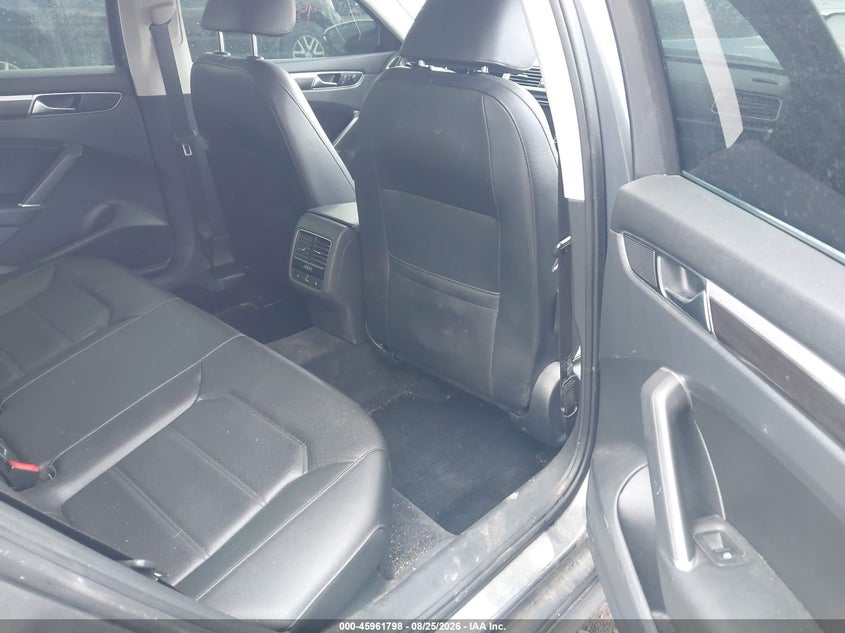 VOLKSWAGEN PASSAT 2018 VIN 1VWBA7A36JC029460