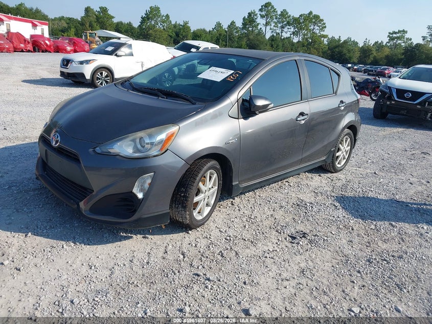 2017 TOYOTA PRIUS C auction photo 2