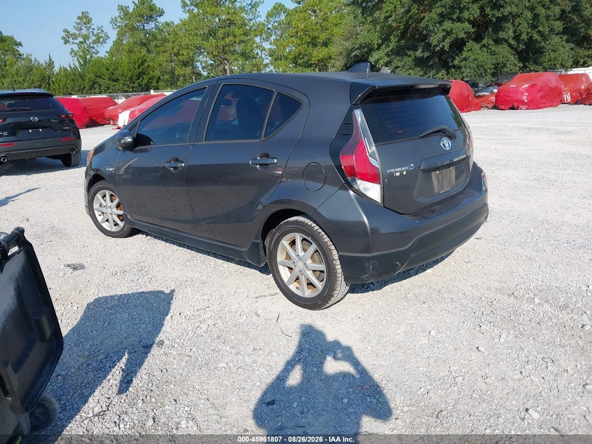 2017 TOYOTA PRIUS C auction photo 3