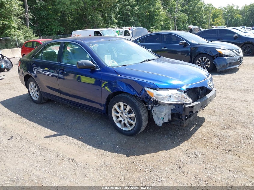 2011 TOYOTA CAMRY auction photo 1