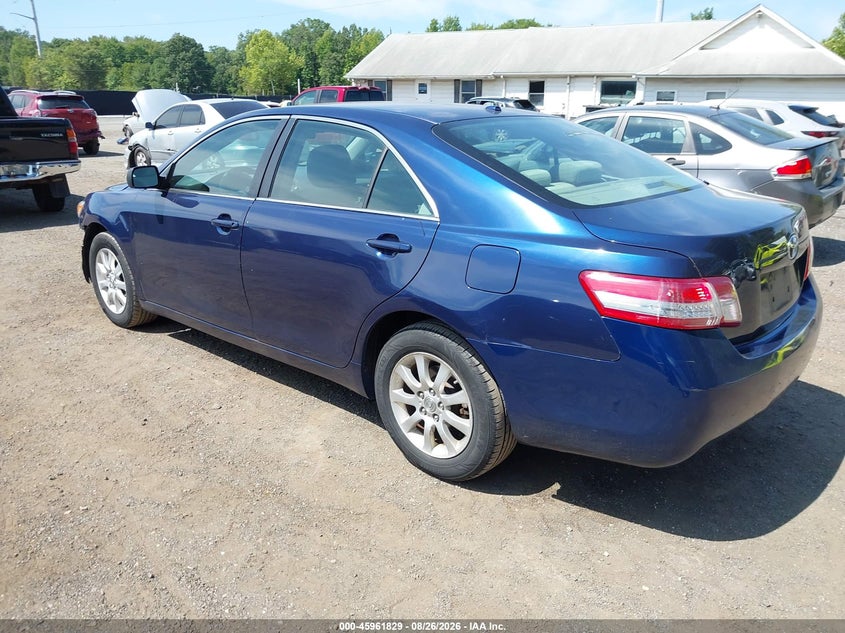 2011 TOYOTA CAMRY auction photo 3
