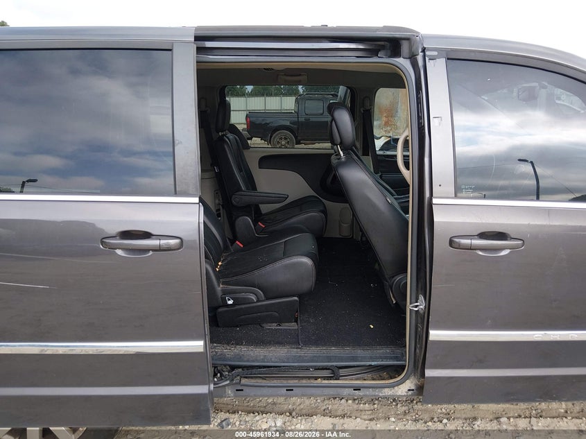 2015 CHRYSLER TOWN & COUNTRY auction photo 8