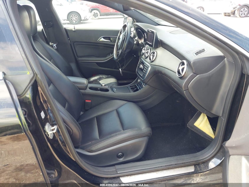 2014 MERCEDES-BENZ CLA 250 — zdjęcie 5