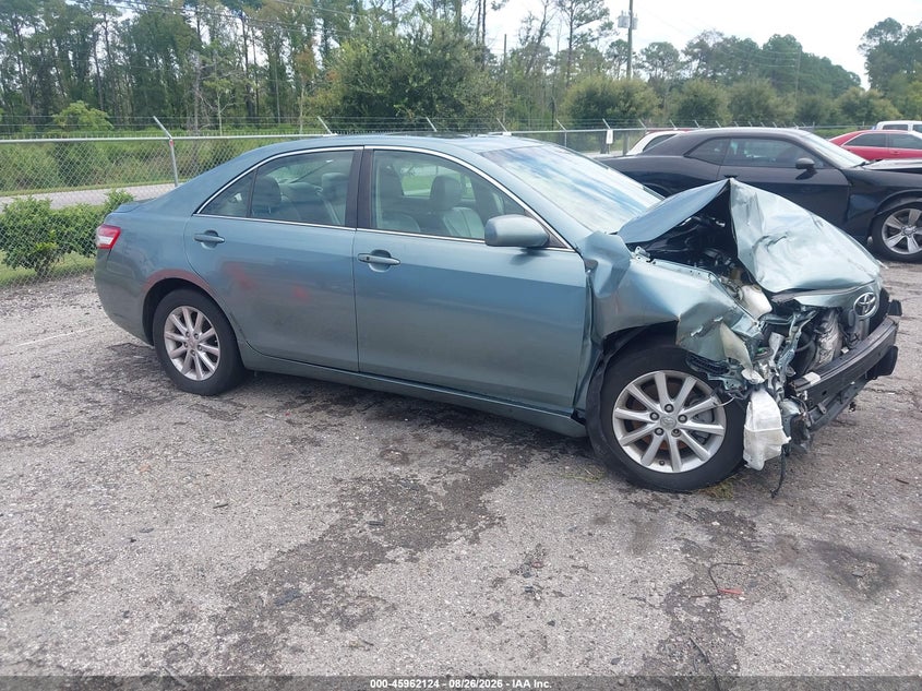 2011 TOYOTA CAMRY auction photo 1