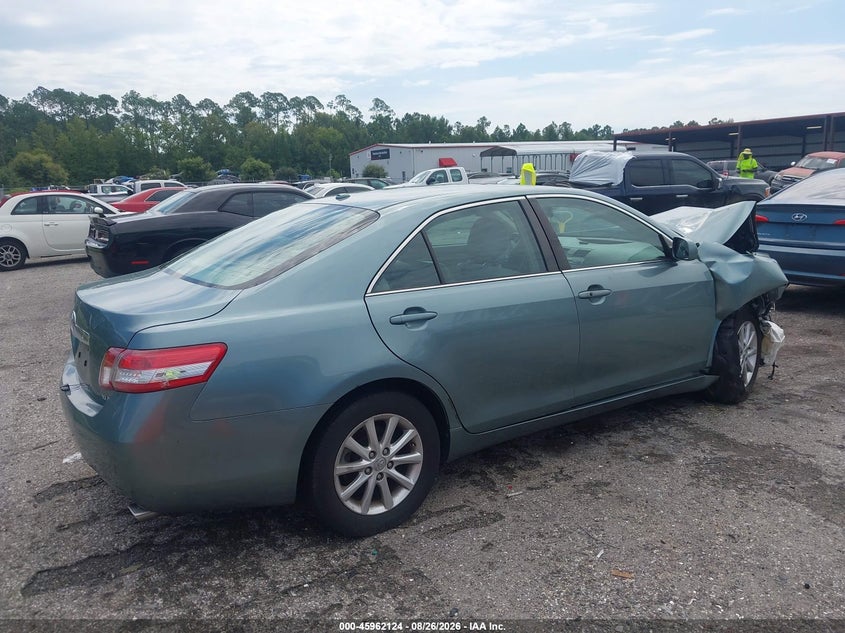 2011 TOYOTA CAMRY auction photo 4