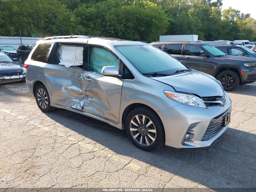 TOYOTA SIENNA - zdjęcie 1