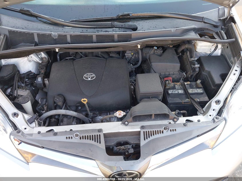 TOYOTA SIENNA - zdjęcie 10