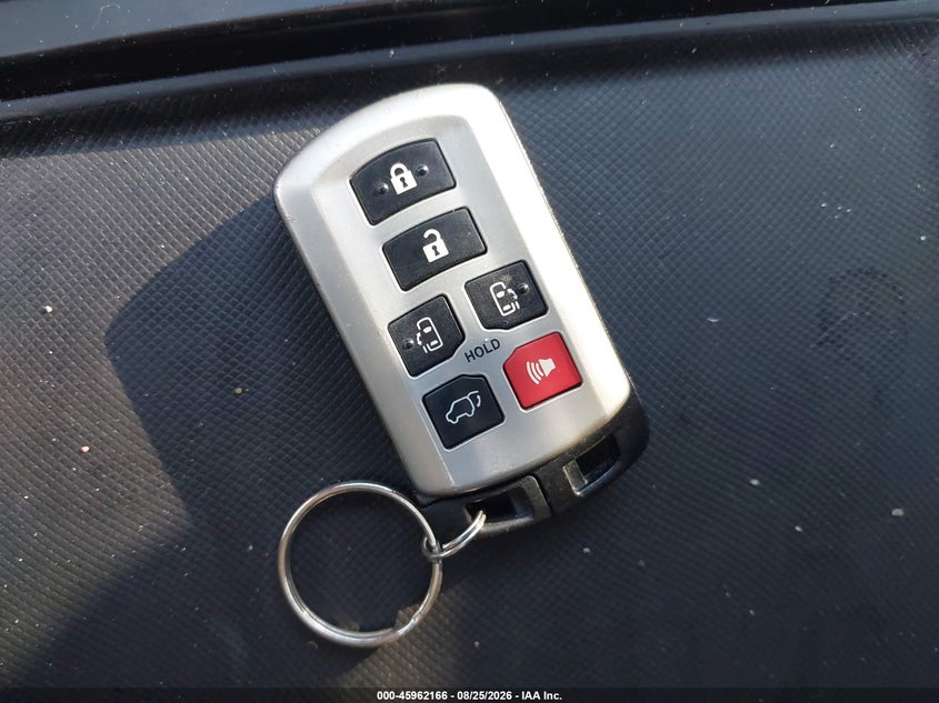 TOYOTA SIENNA - zdjęcie 11