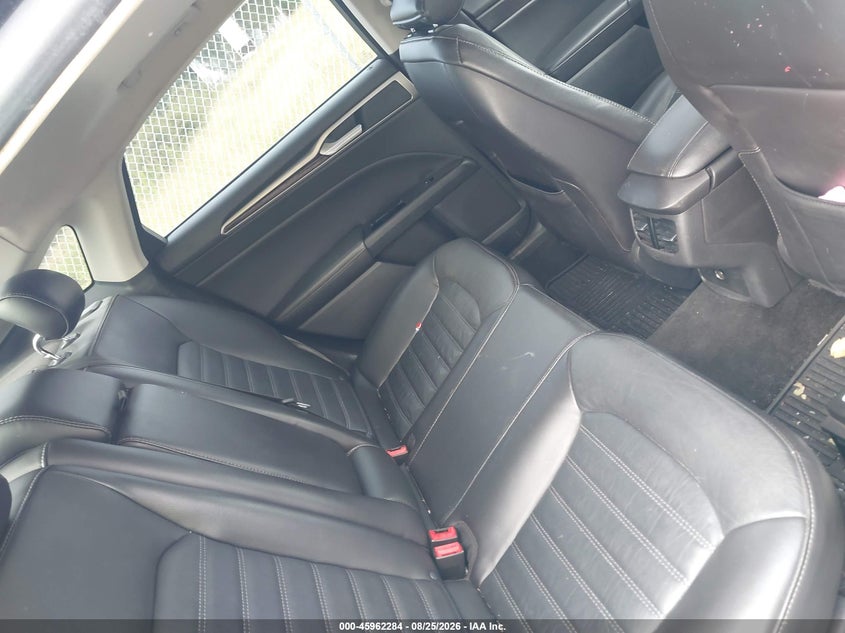 2015 FORD FUSION auction photo 8