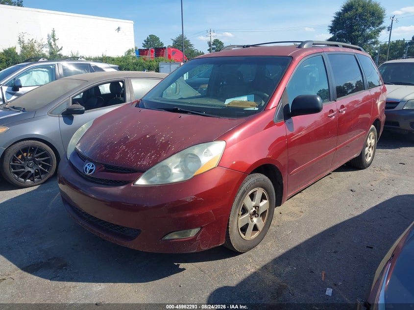 2006 TOYOTA SIENNA auction photo 2