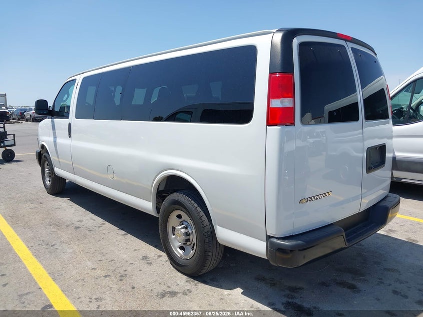2024 CHEVROLET EXPRESS PASSENGER auction photo 3