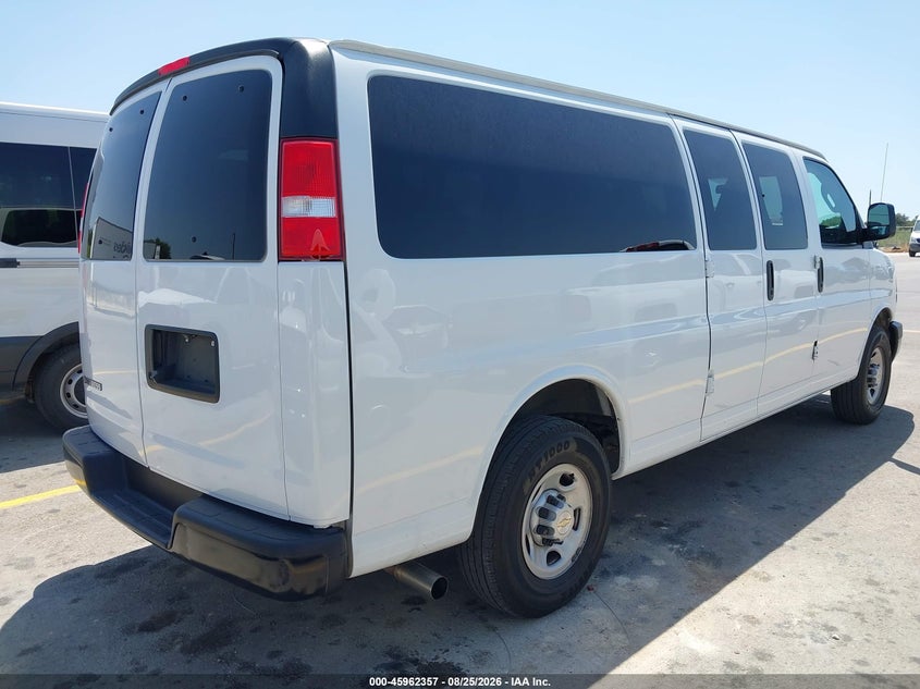 2024 CHEVROLET EXPRESS PASSENGER auction photo 4