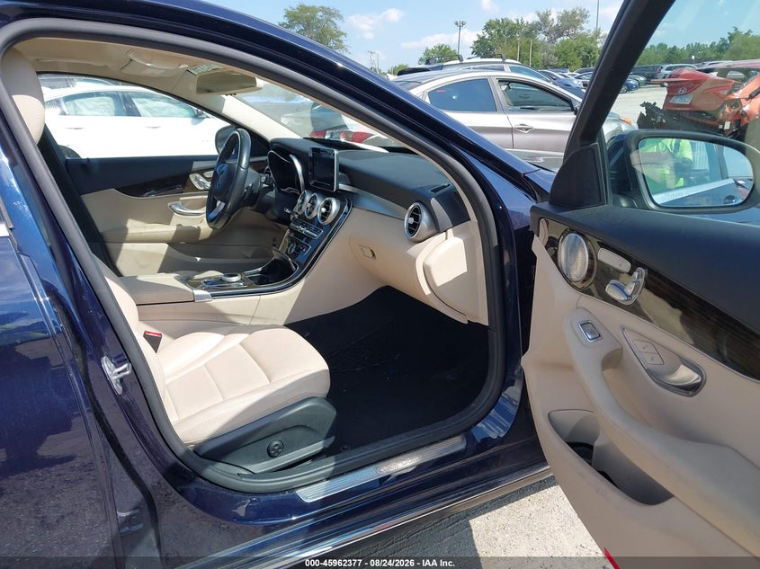 صورة 5 - MERCEDES-BENZ C 300
