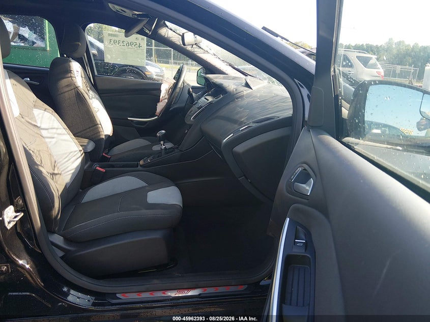 2016 FORD FOCUS ST auction photo 5