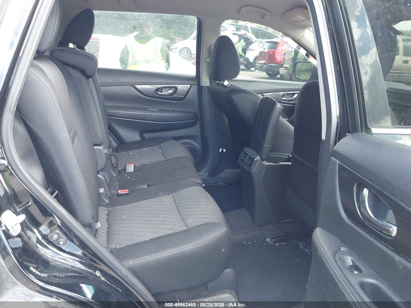 2017 NISSAN ROGUE auction photo 8