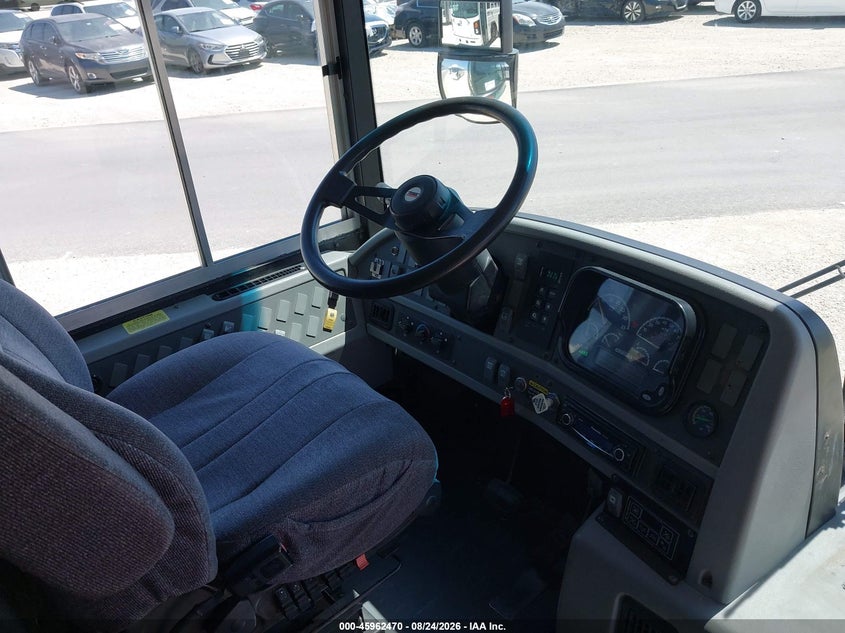 2013 THOMAS TRANSIT BUS auction photo 5