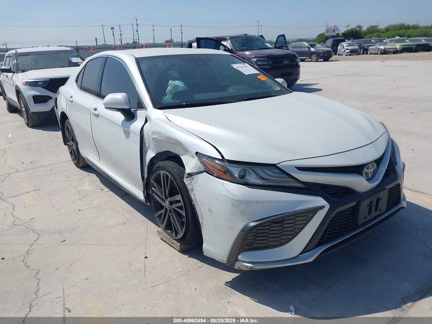 TOYOTA CAMRY - zdjęcie 1