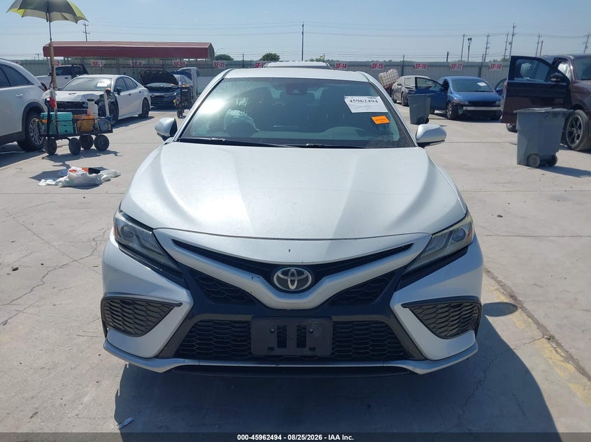 TOYOTA CAMRY - zdjęcie 12