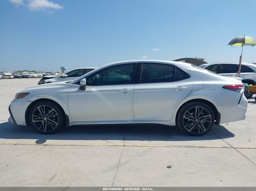 TOYOTA CAMRY - zdjęcie 14
