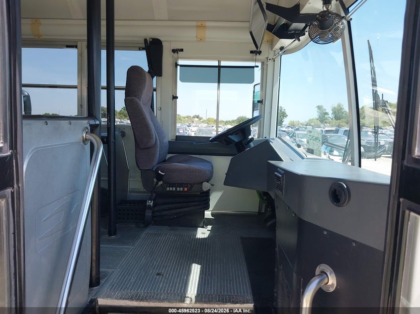 2014 BLUE BIRD SCHOOL BUS / TRANSIT BUS auction photo 5