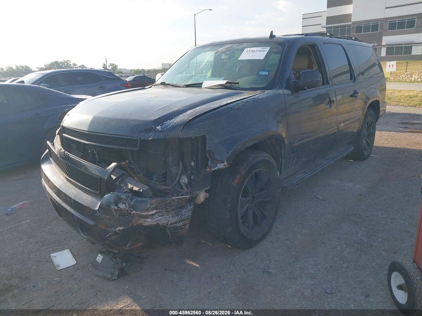 2010 CHEVROLET SUBURBAN 1500 LTZ · Фото 2