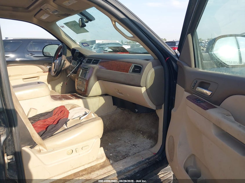 2010 CHEVROLET SUBURBAN 1500 LTZ · Фото 5