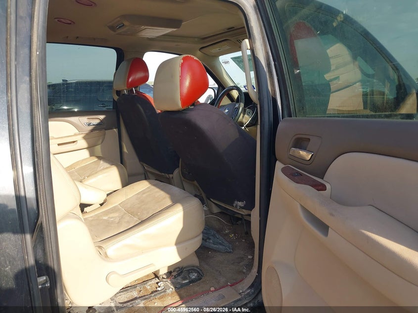 2010 CHEVROLET SUBURBAN 1500 LTZ · Фото 8