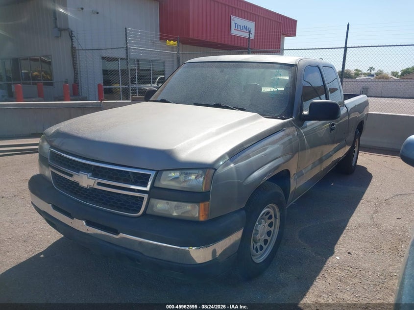 2007 Chevrolet Silverado, Unknown, IAAI, VIN 1GCEC19XX7Z113253 — photo 2