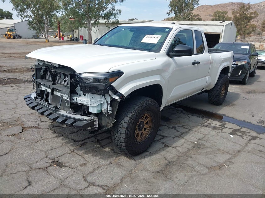 2025 Toyota Tacoma, Right Front, IAAI, VIN 3TYJDAHN2ST036730 — photo 2